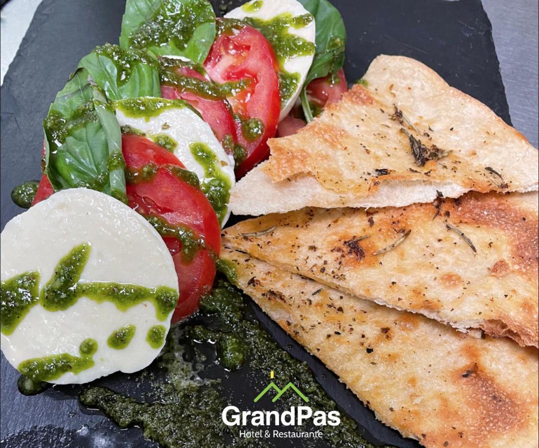Grandpas Hotel & Restaurante كرتاغو المظهر الخارجي الصورة